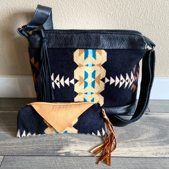 Pendleton Rancho Arroyo Print Southwest Crossbody Bag & Pouch - Picture 2 of 16